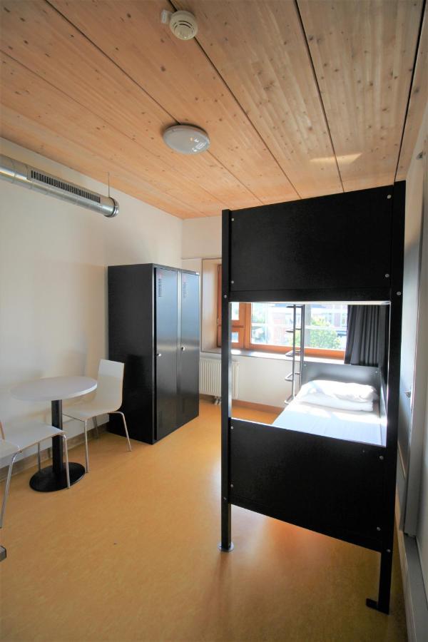 Room 2 Bunk Beds Ensuite Shower – Shared Toilets
