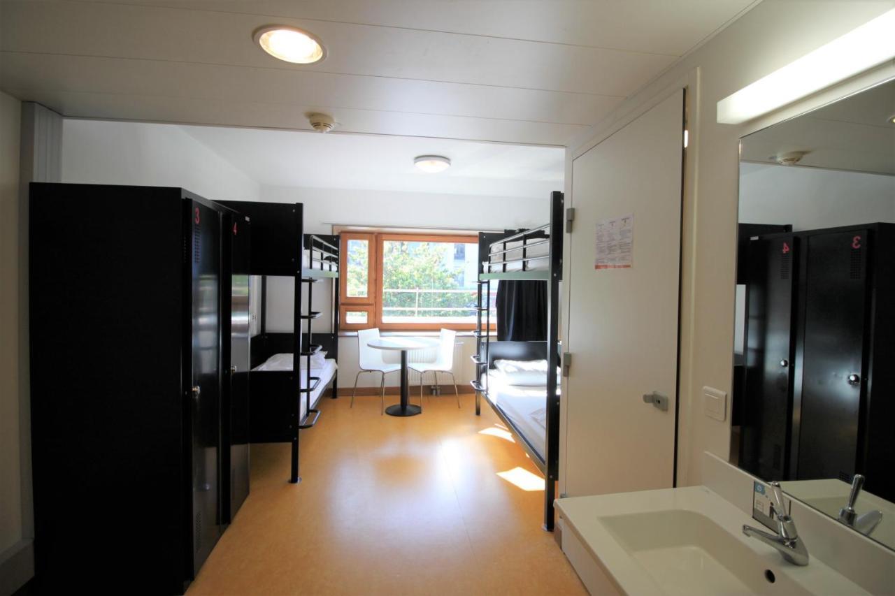 Bed 4-Bed Female Dormitory Ensuite Shower – Shared Toilets