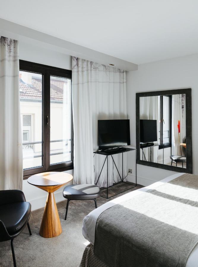 Double or Twin Room courtyard view or street view