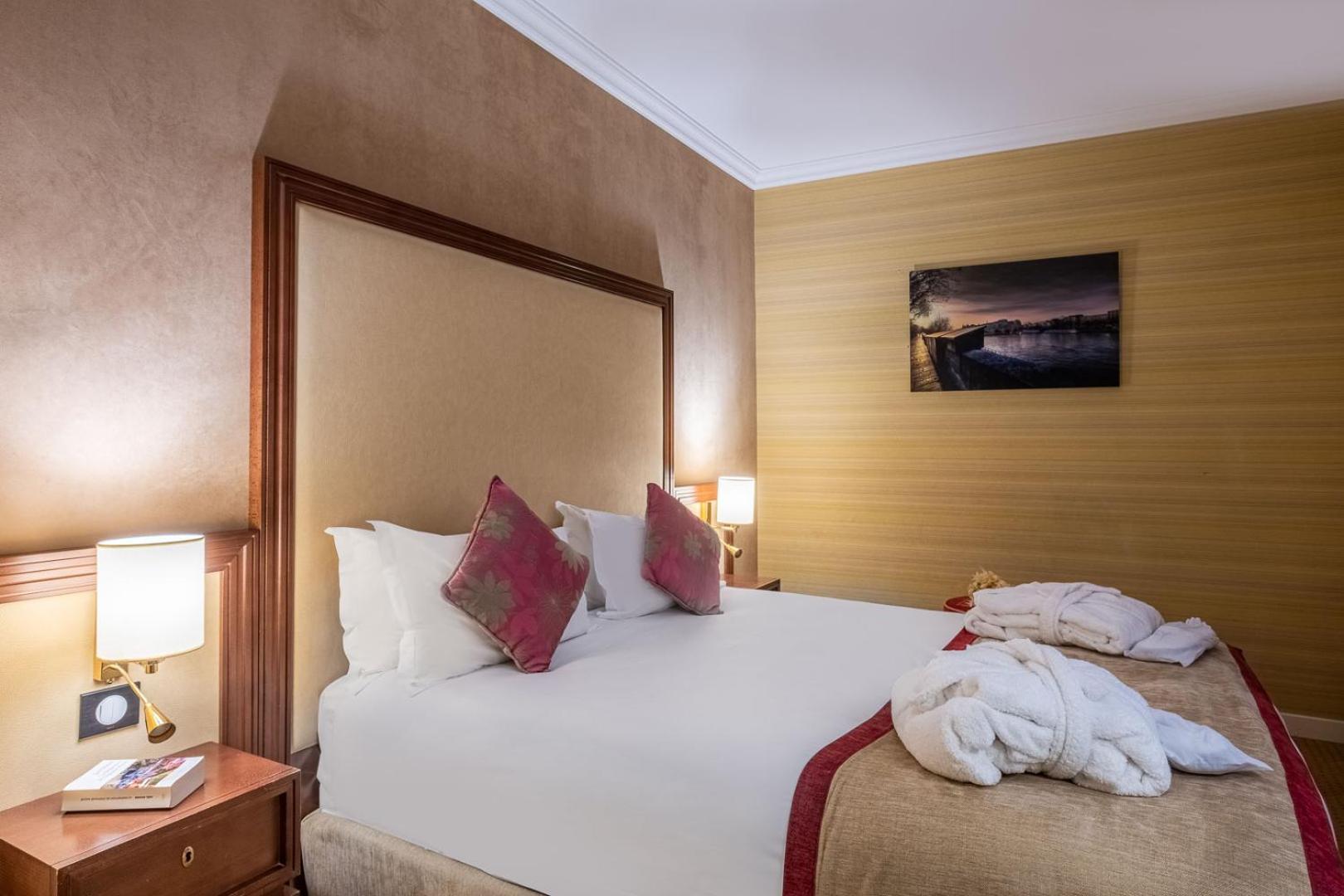 CLASSIC COMFORT Double Room – Courtyard view