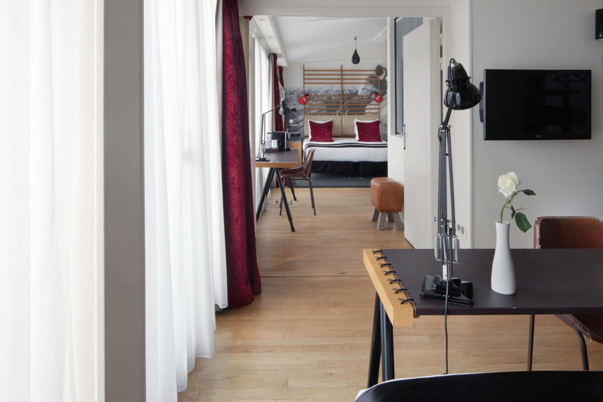 Privilege Family Room Balcony 2 Bedrooms