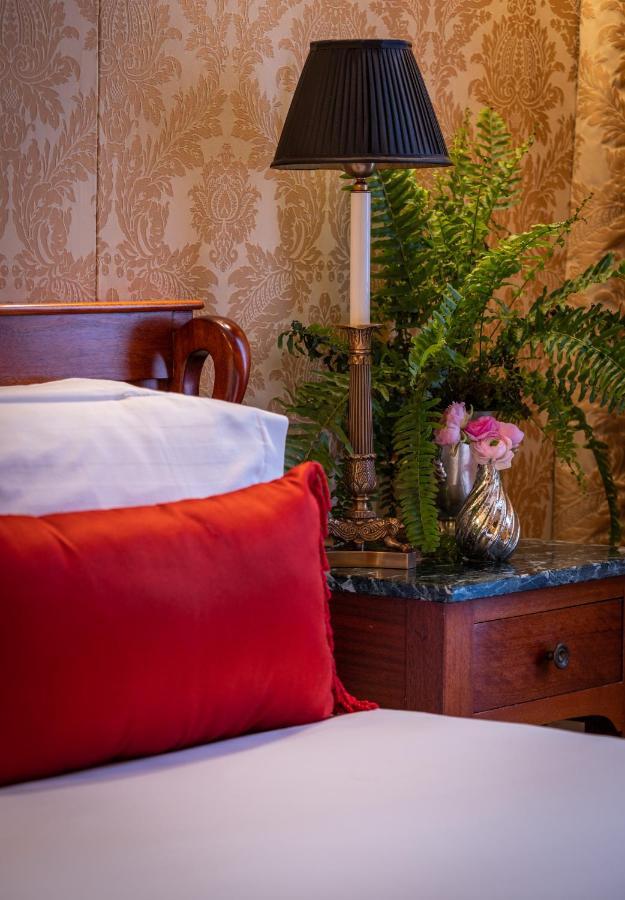Deluxe Room,1361795702:JPEG