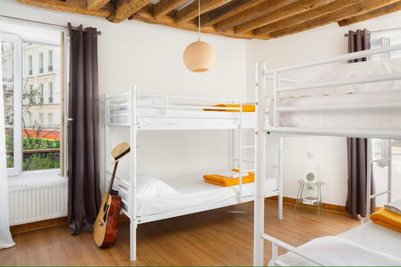 Posto Letto in Dormitorio Misto con 12 Letti