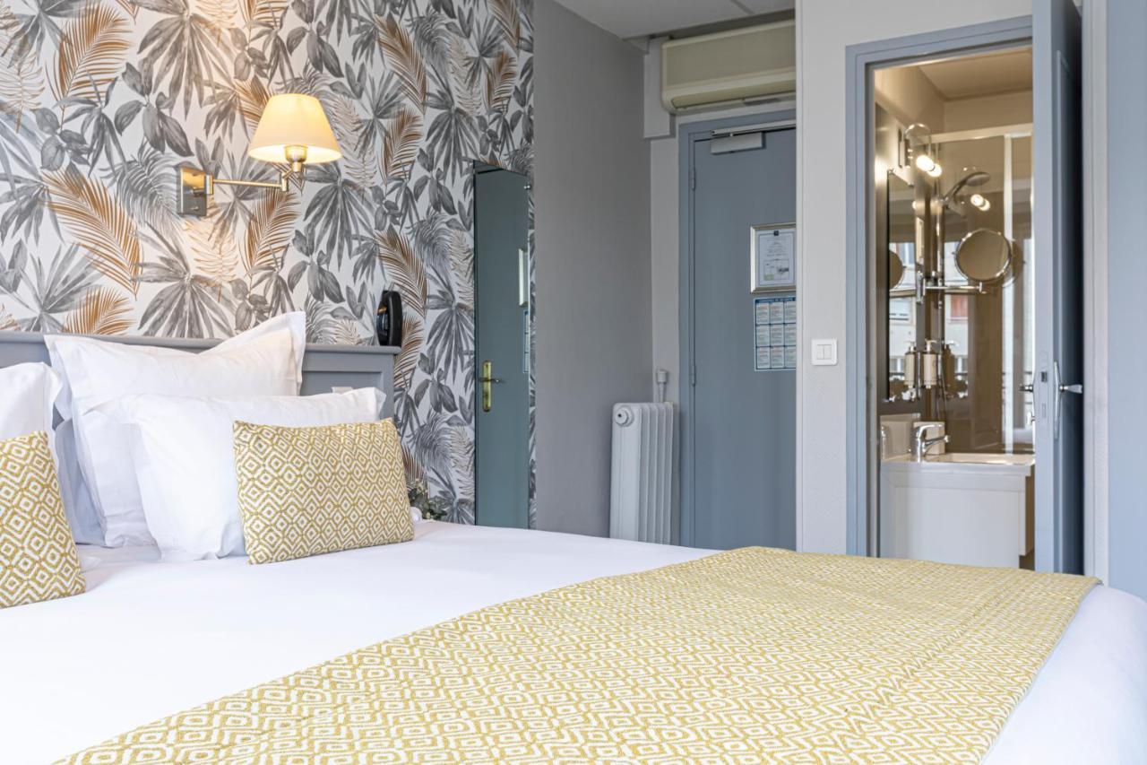 Double Room Eiffel Tower View