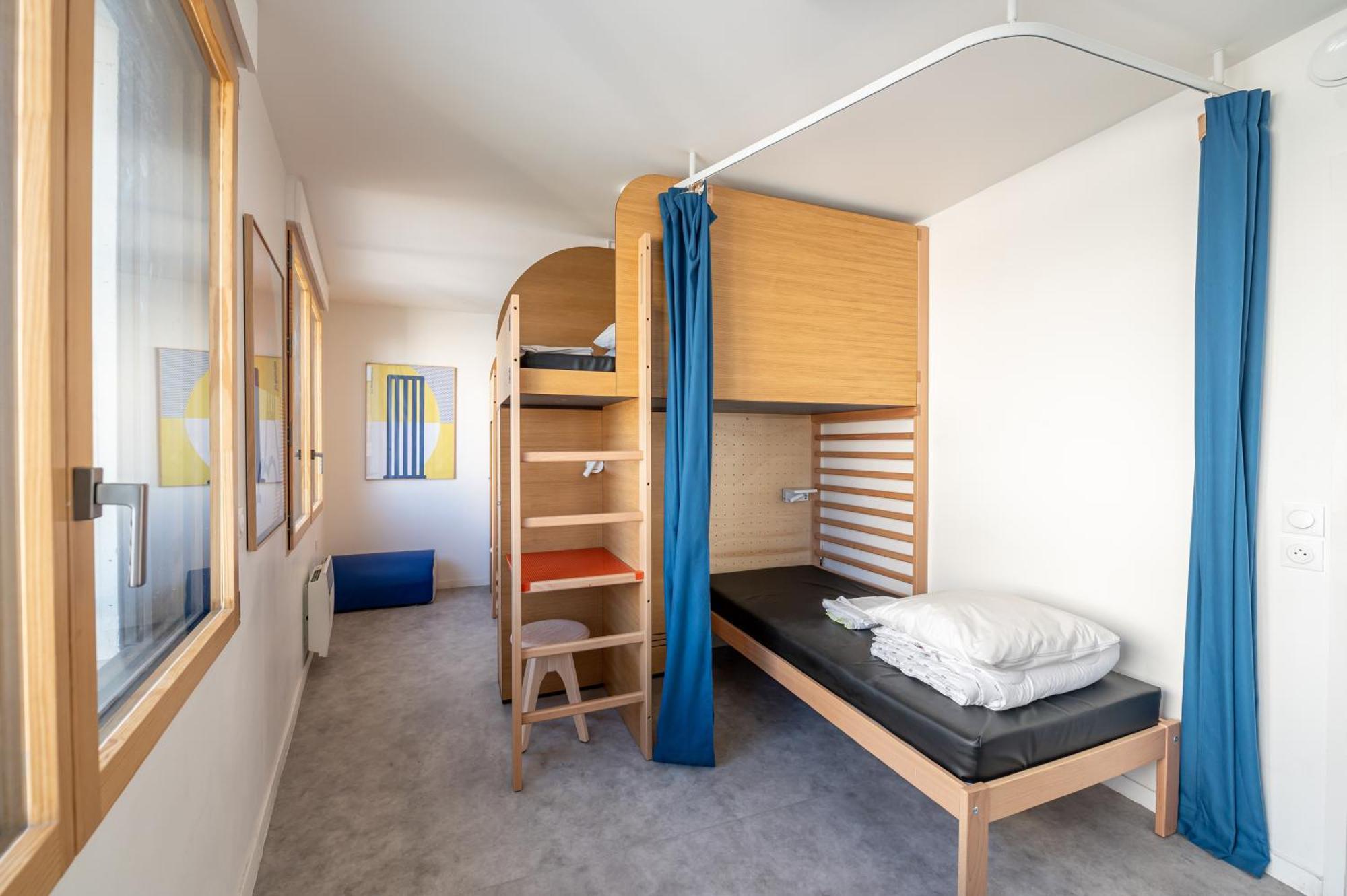 Single Bed 4-Bed Dormitory Room