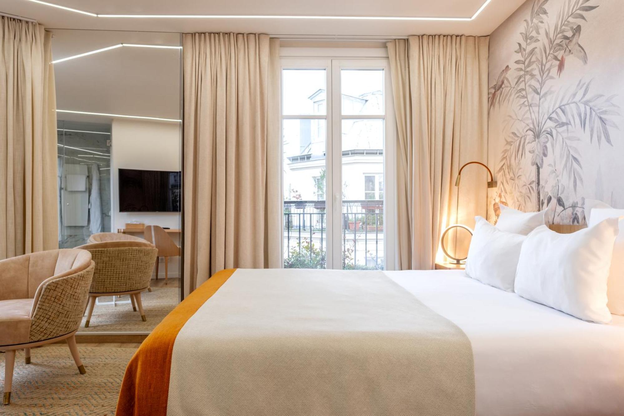 Signature Terrace Room