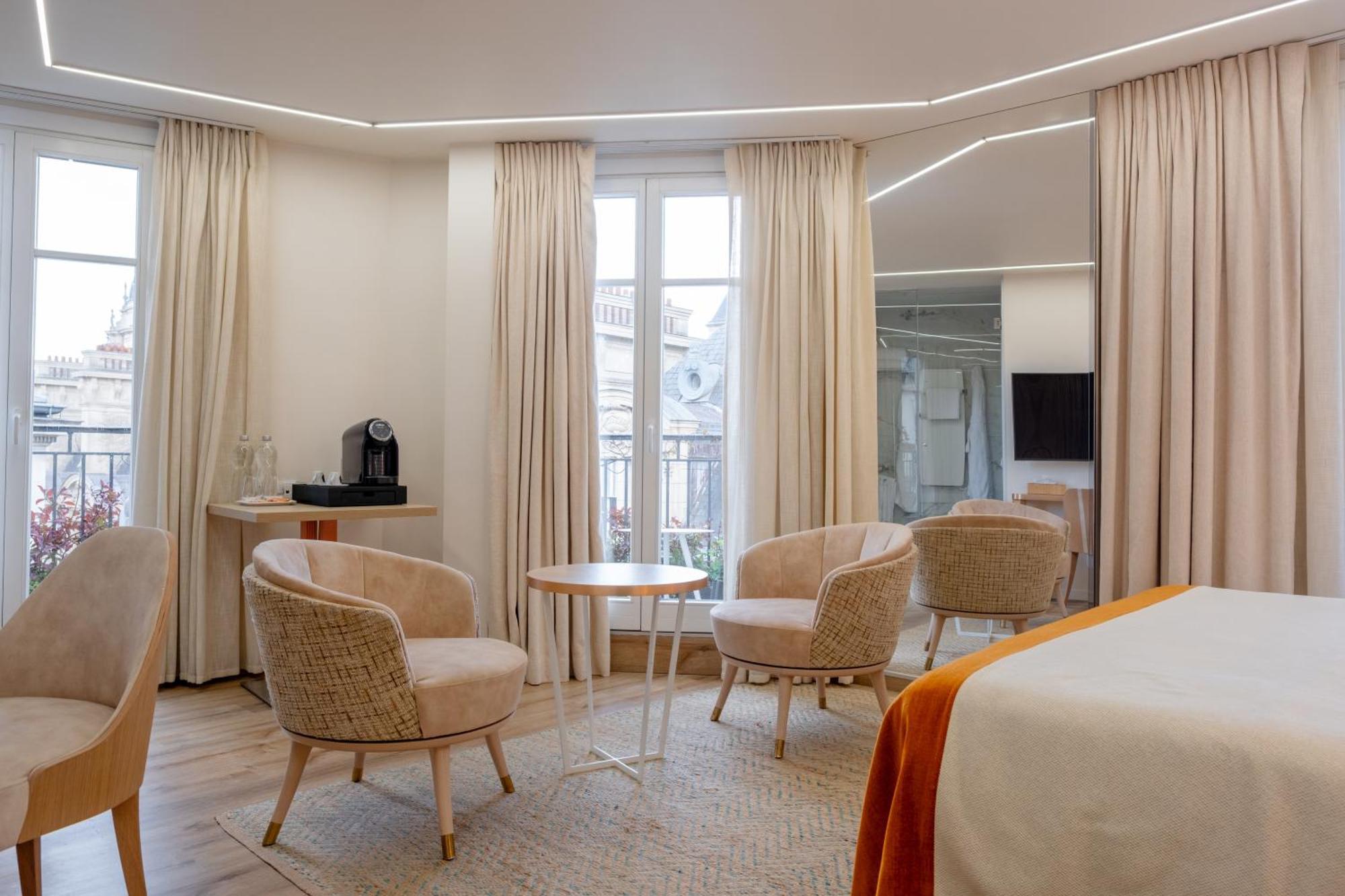 Signature Terrace Room