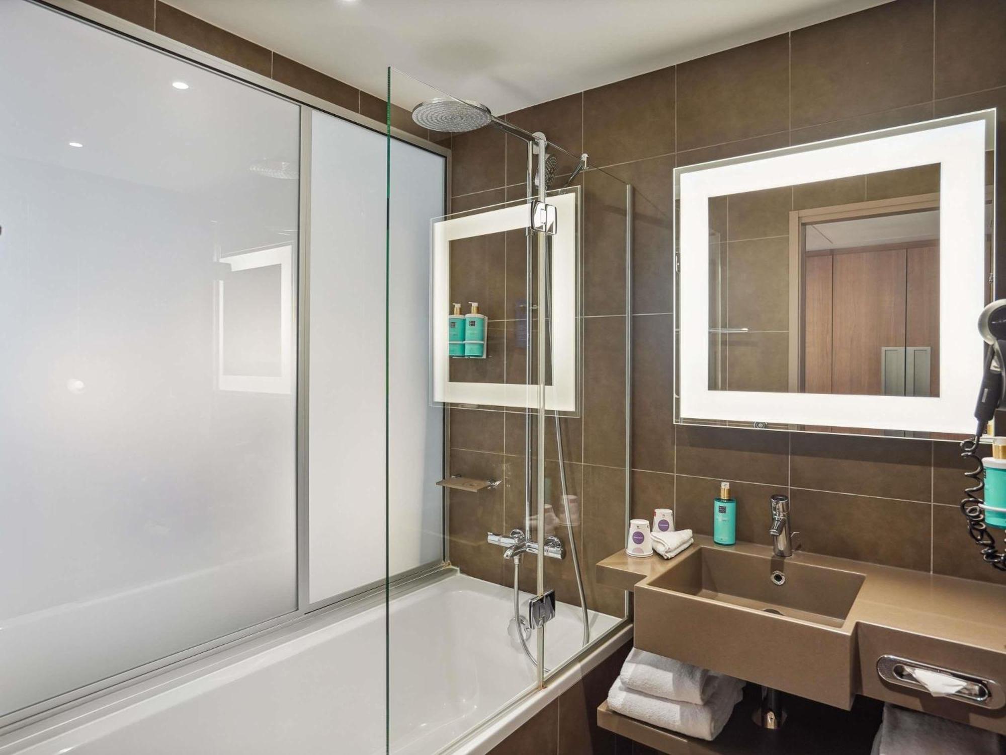 Executive double Room with Queen Size Bed,1742573951:JPEG