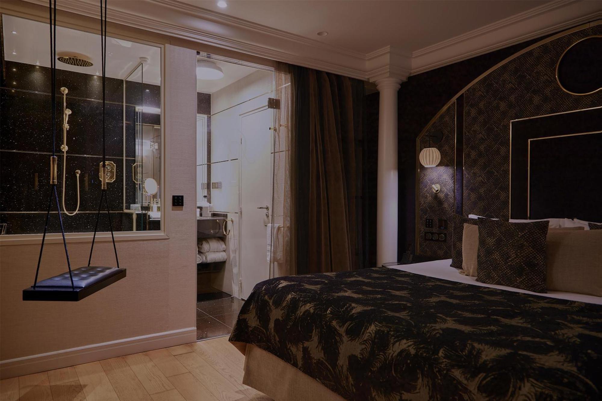 Luxury Room – Midnight bath Jacuzzi Terrace