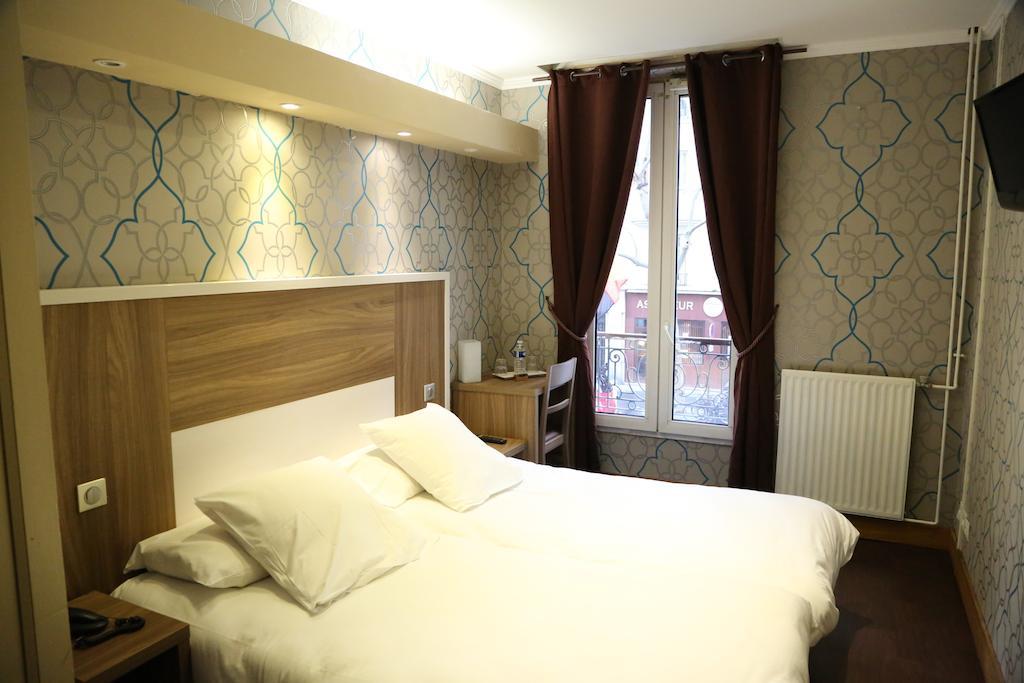 standard double Room Shower or bath