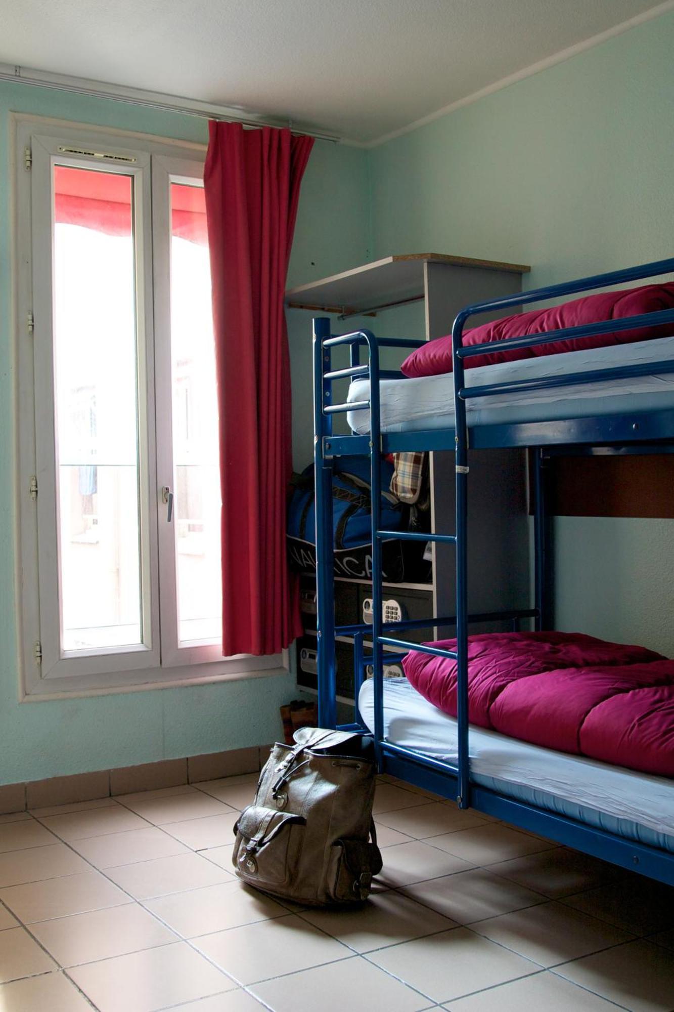 Posto Letto in Dormitorio Misto con Bagno in Comune (2 Persone)