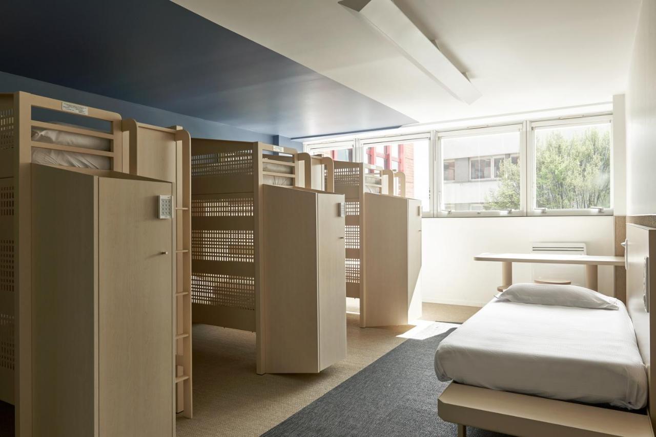 Private dormitory with 6 beds