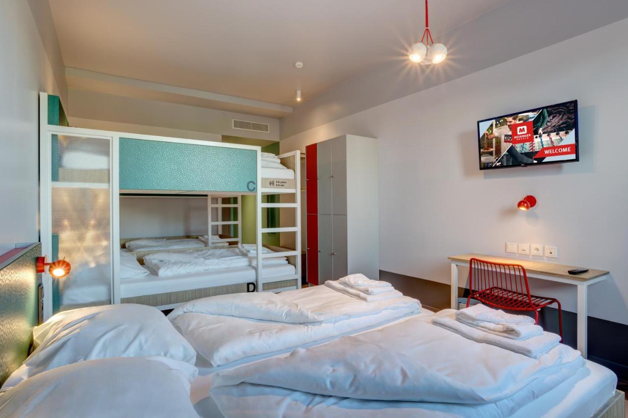 Posto Letto in Dormitorio Misto con 6 Letti