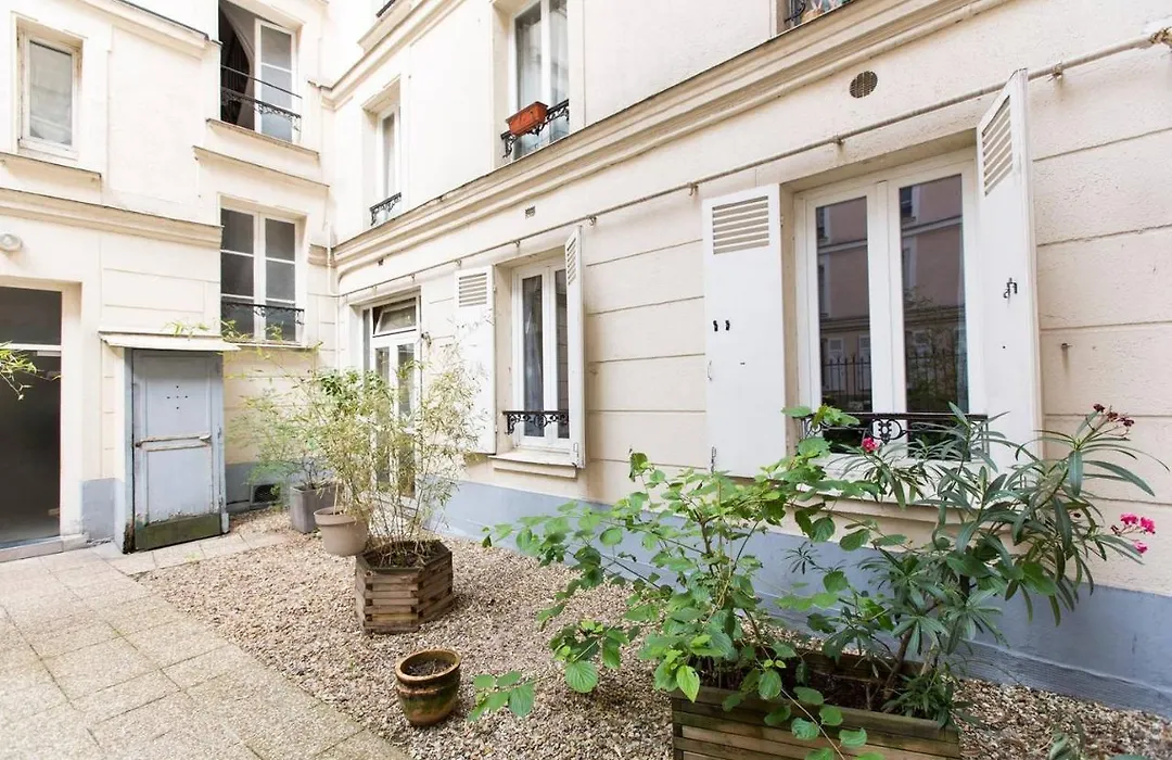 Coup De Coeur A Montmartre-1