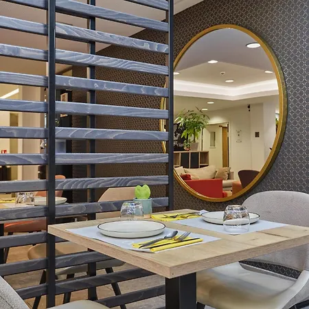Appart'Hotel Odalys City - Paris Montmartre-3