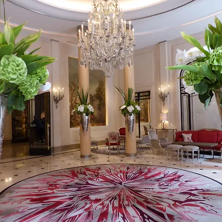 Hôtel Plaza Athénée - Dorchester Collection-2