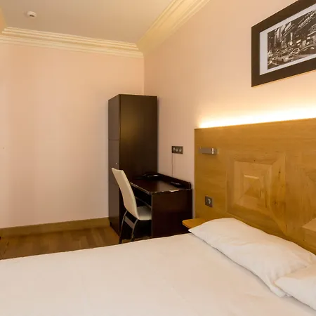 Hotel Eiffel XV-3