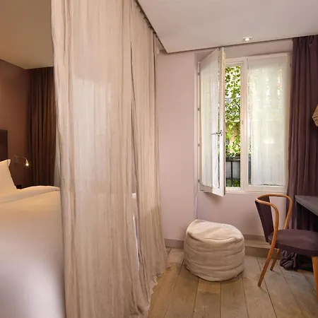 Hidden Hotel-2